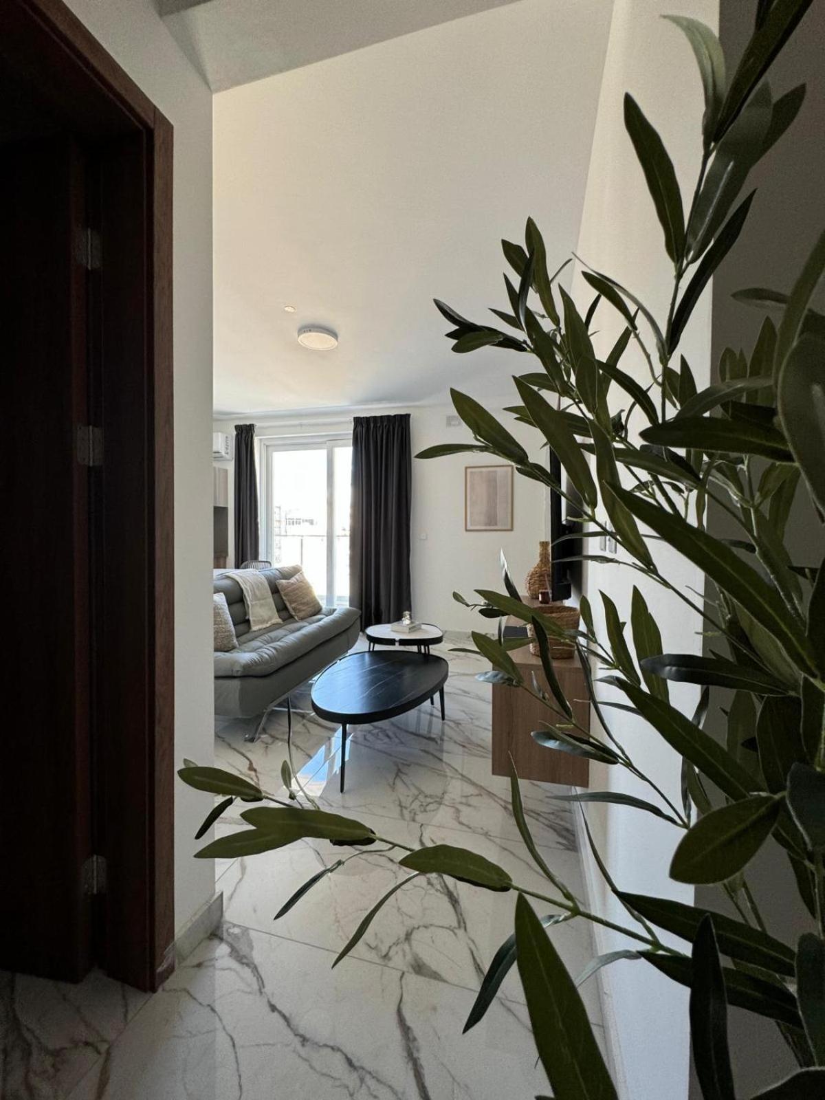 New, Stylish And Modern 1Br Apartment Сент-Полс-Бей Экстерьер фото