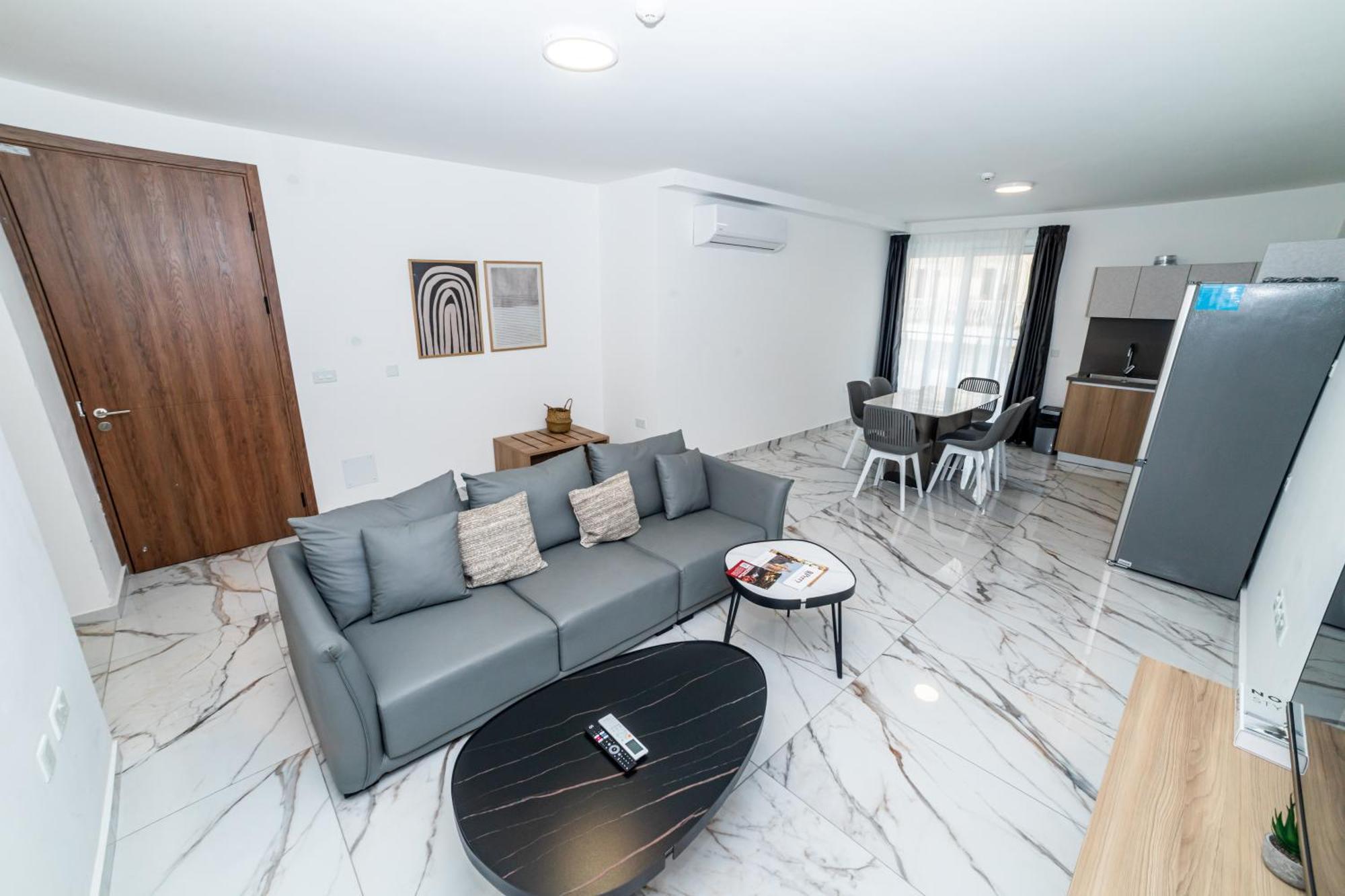 New, Stylish And Modern 1Br Apartment Сент-Полс-Бей Экстерьер фото