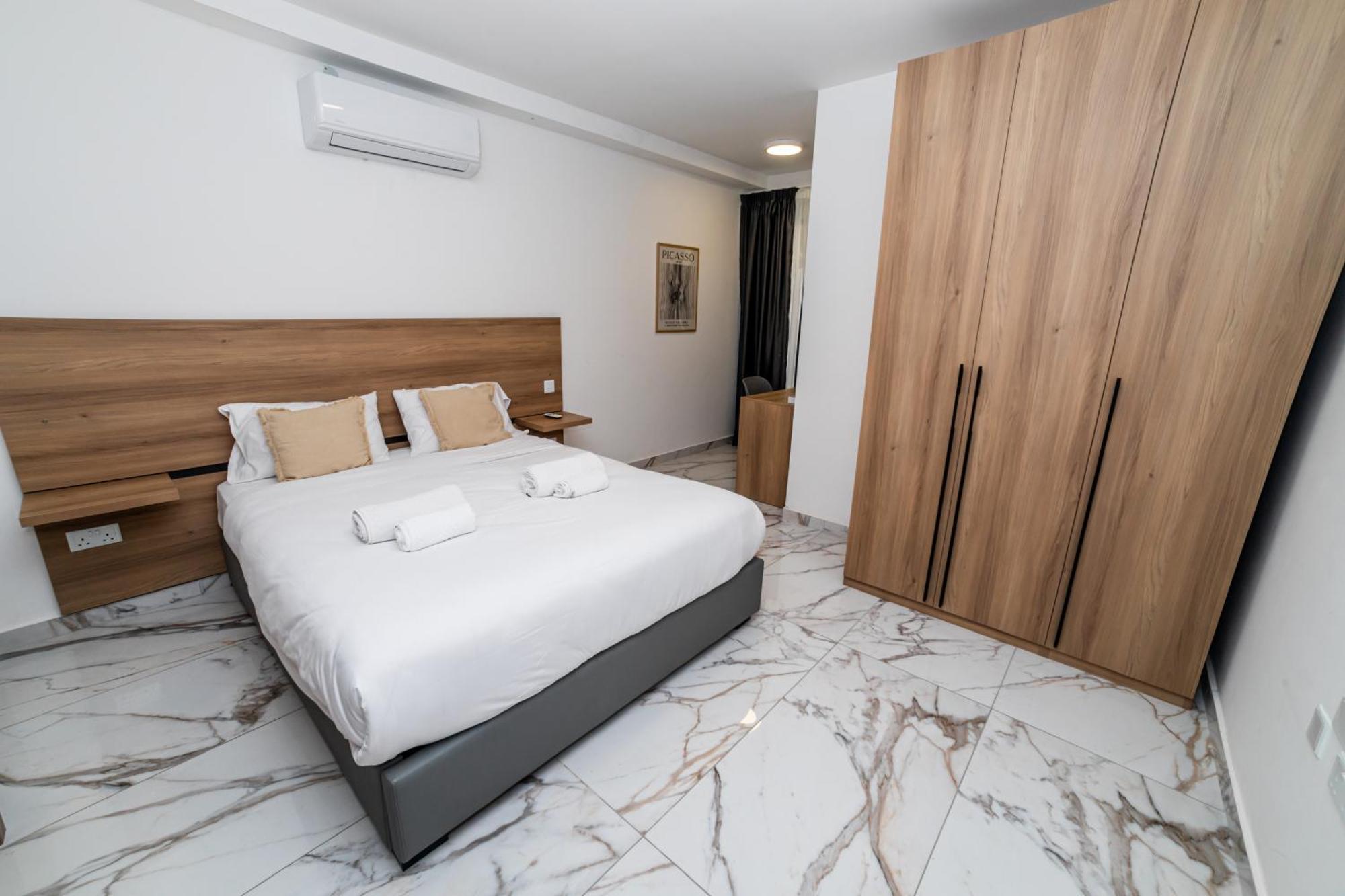 New, Stylish And Modern 1Br Apartment Сент-Полс-Бей Экстерьер фото