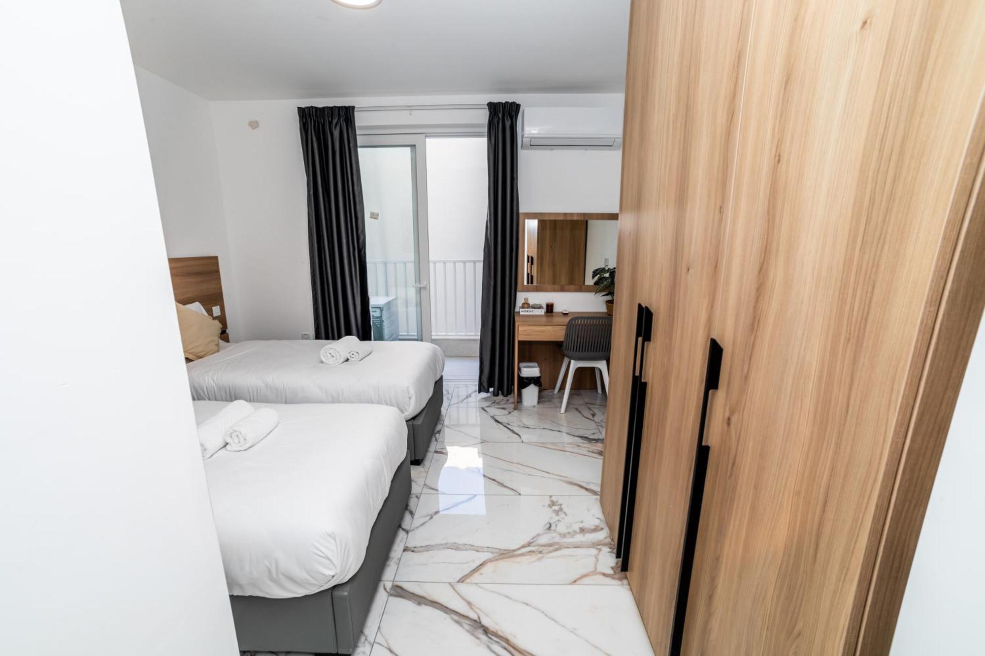 New, Stylish And Modern 1Br Apartment Сент-Полс-Бей Экстерьер фото