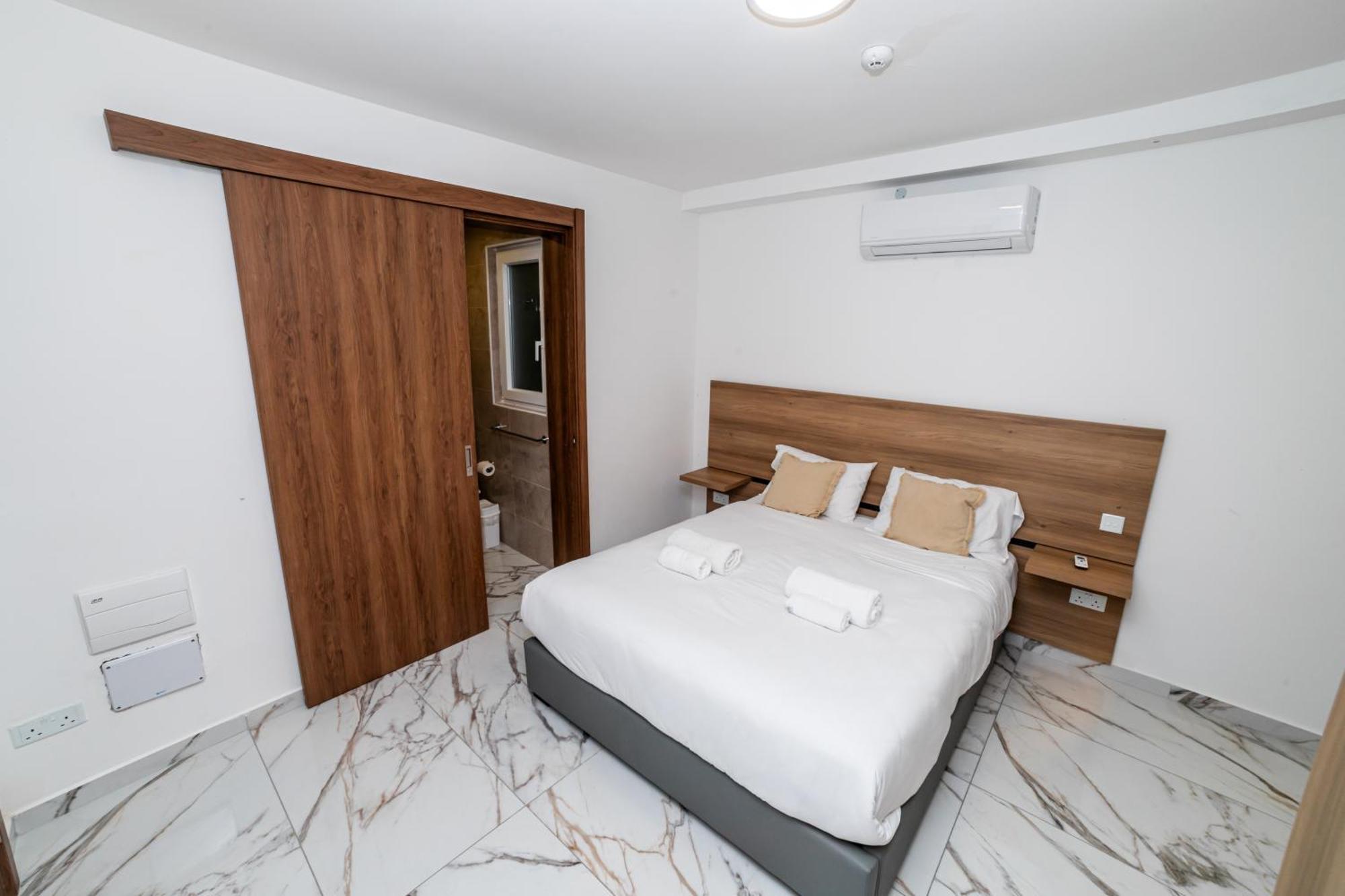 New, Stylish And Modern 1Br Apartment Сент-Полс-Бей Экстерьер фото