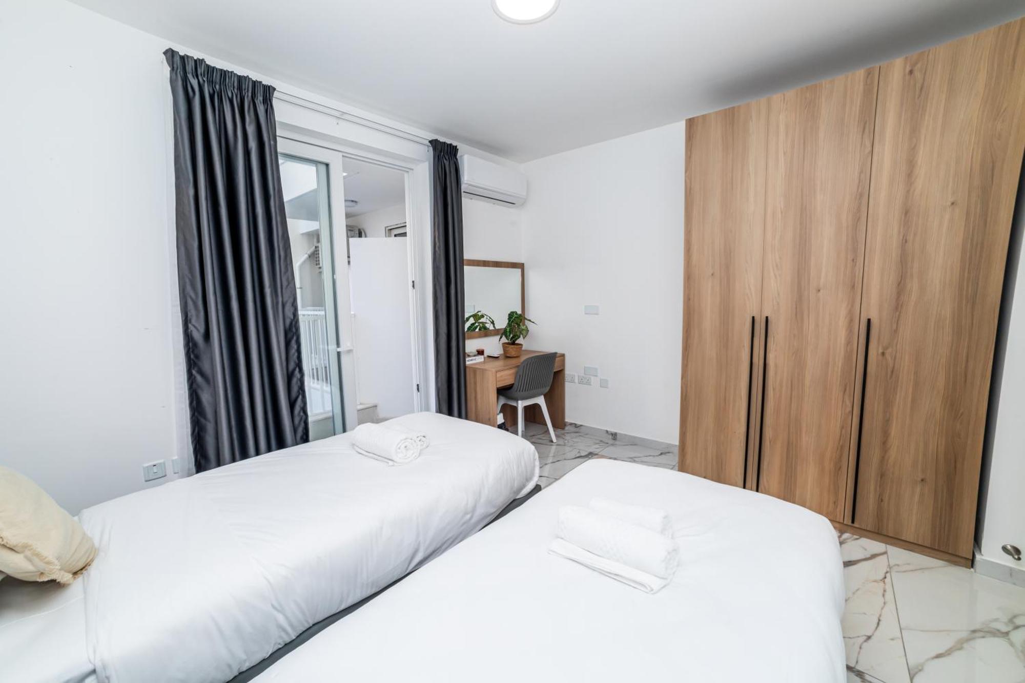 New, Stylish And Modern 1Br Apartment Сент-Полс-Бей Экстерьер фото
