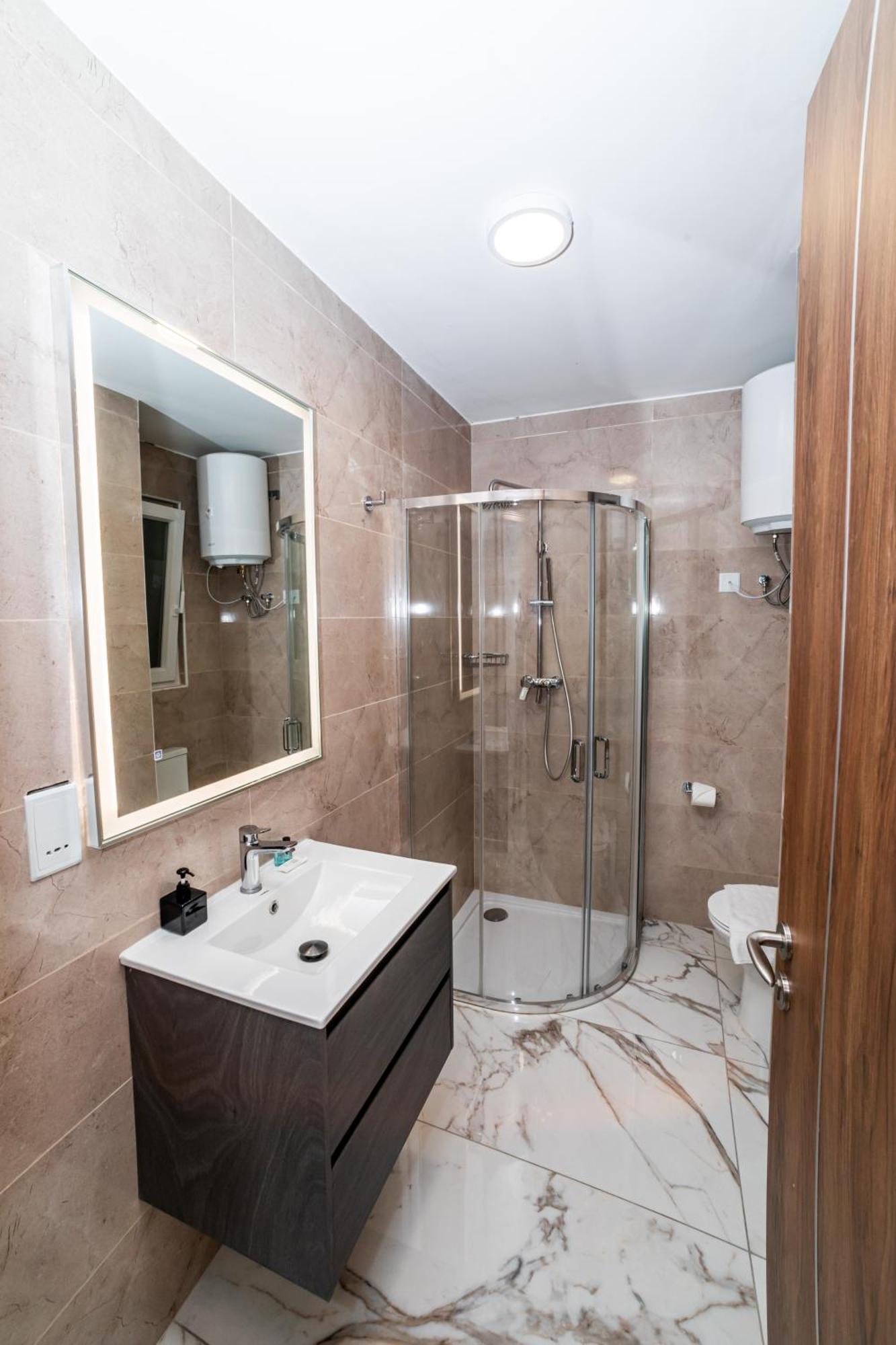 New, Stylish And Modern 1Br Apartment Сент-Полс-Бей Экстерьер фото