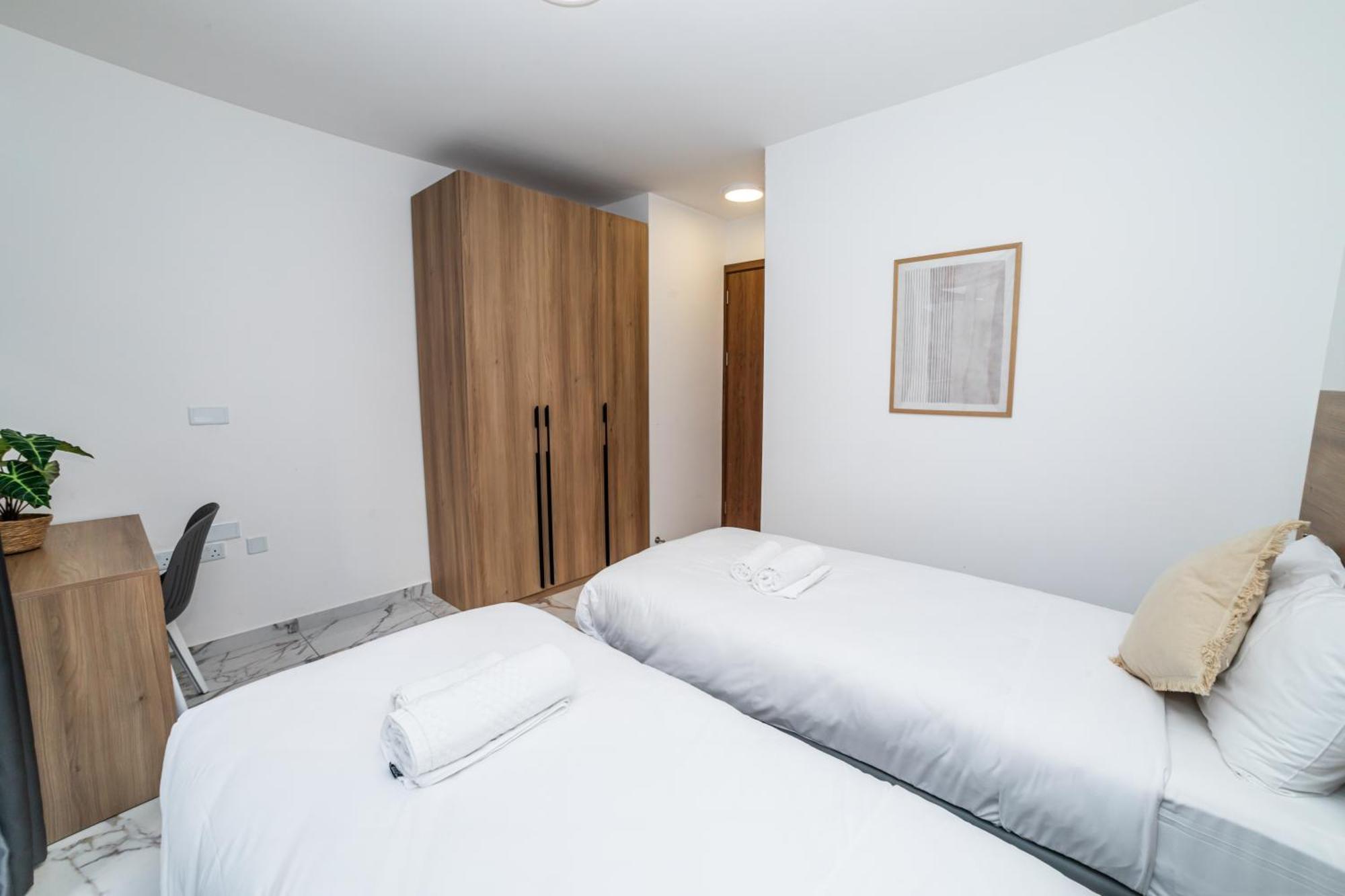 New, Stylish And Modern 1Br Apartment Сент-Полс-Бей Экстерьер фото