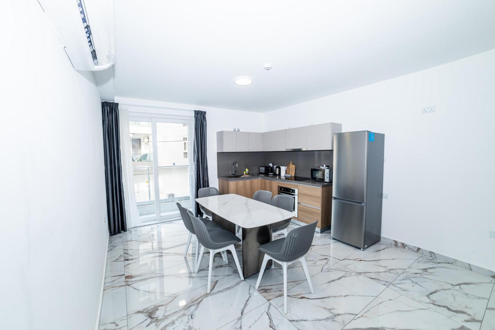 New, Stylish And Modern 1Br Apartment Сент-Полс-Бей Экстерьер фото