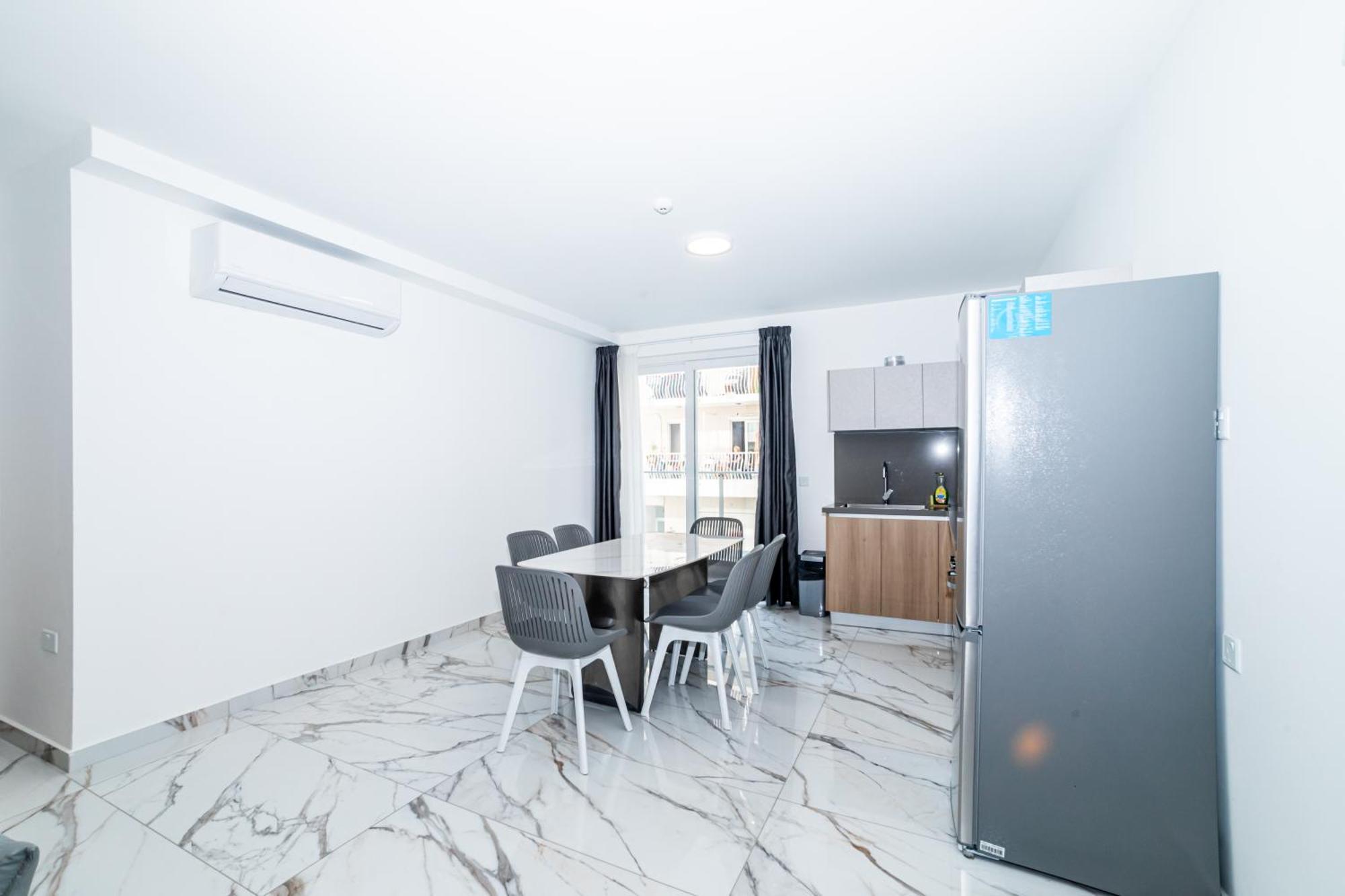 New, Stylish And Modern 1Br Apartment Сент-Полс-Бей Экстерьер фото