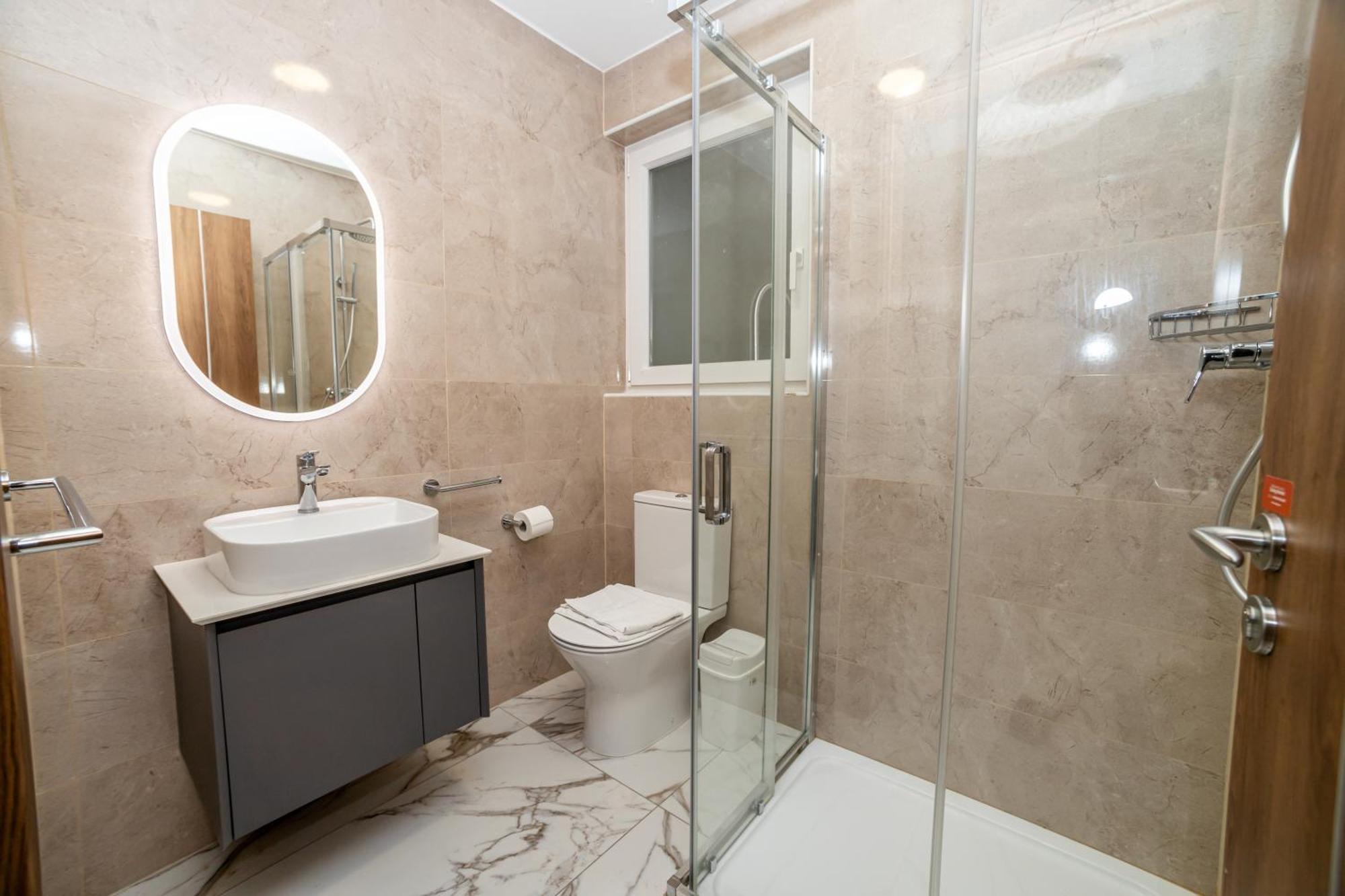New, Stylish And Modern 1Br Apartment Сент-Полс-Бей Экстерьер фото