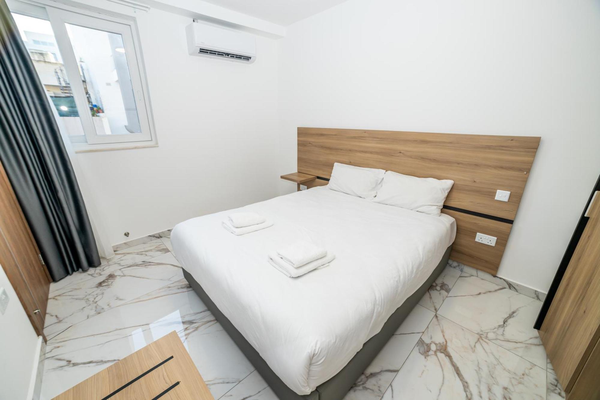 New, Stylish And Modern 1Br Apartment Сент-Полс-Бей Экстерьер фото