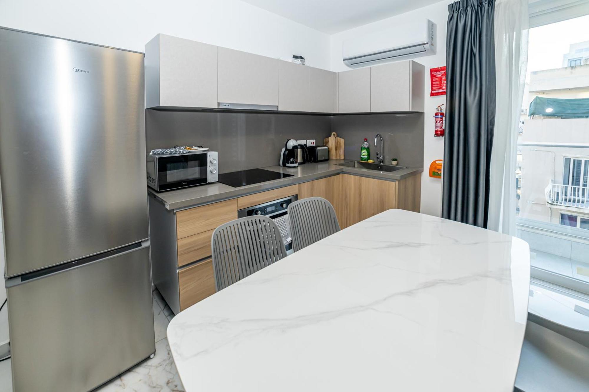 New, Stylish And Modern 1Br Apartment Сент-Полс-Бей Экстерьер фото